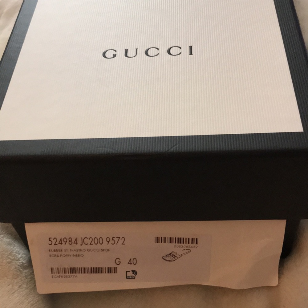 (NWT) women’s Gucci slides, size10 - Picture 9 of 9